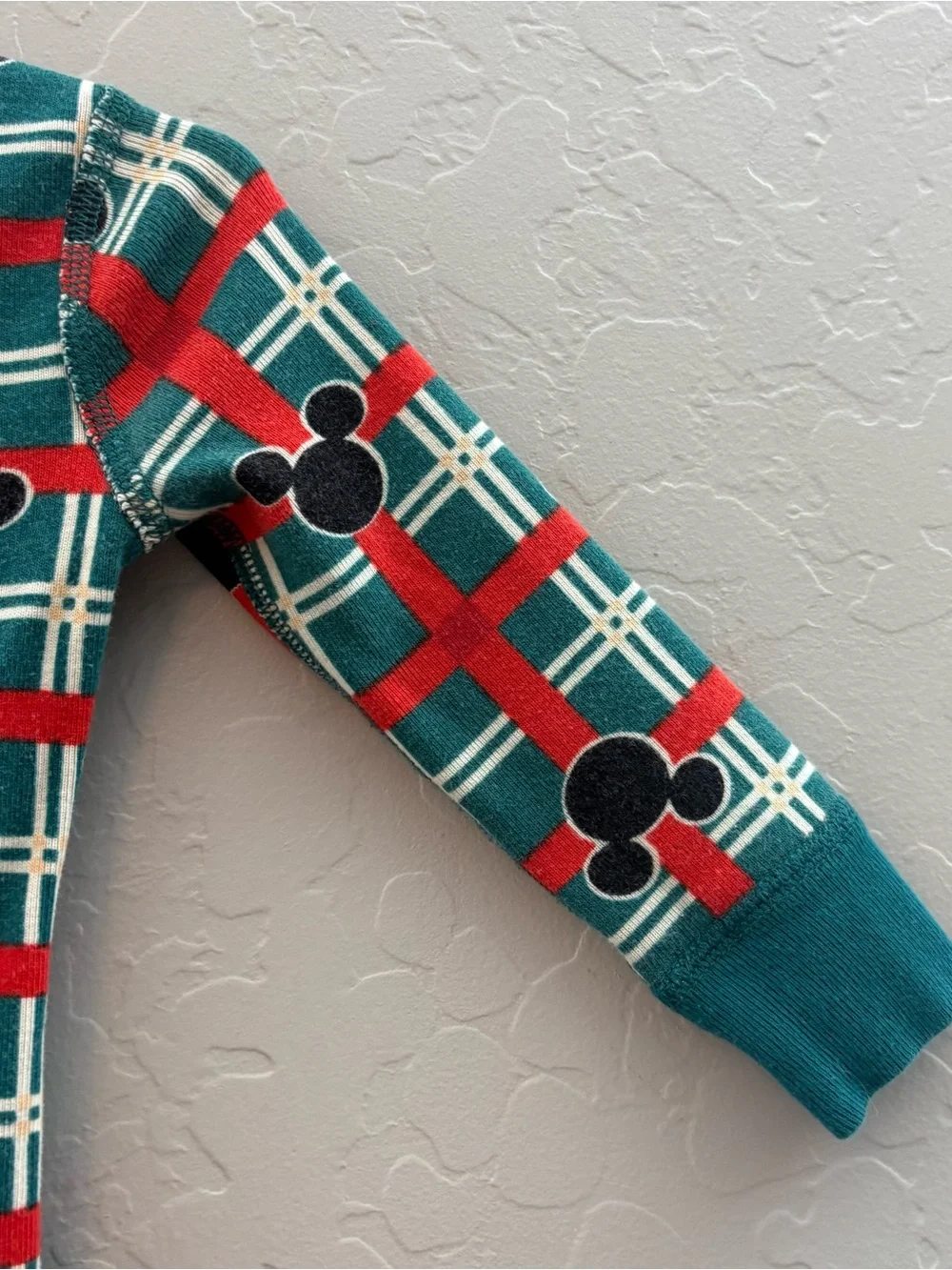 Hanna andersson disney mickey holiday christmas plaid baby sleeper 75 cm 12-18